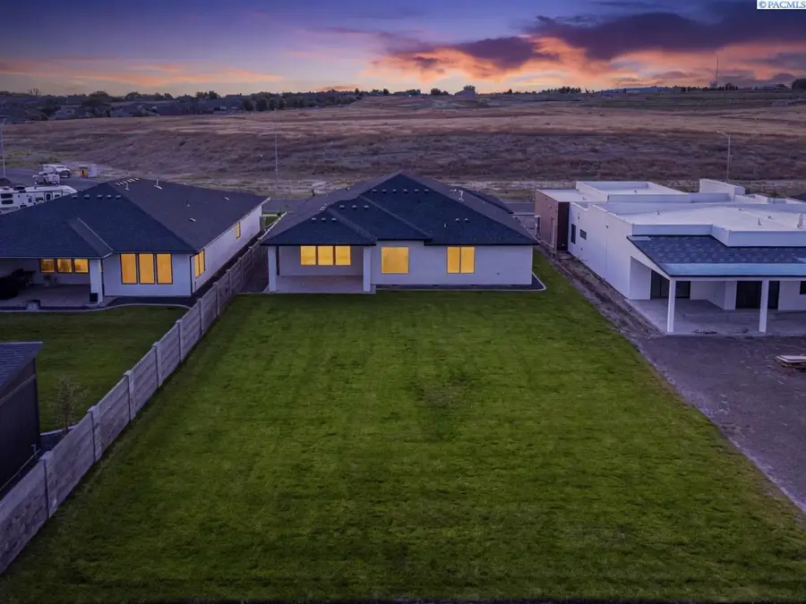 2839 Savanna Ave, Richland, WA 99352 - #2