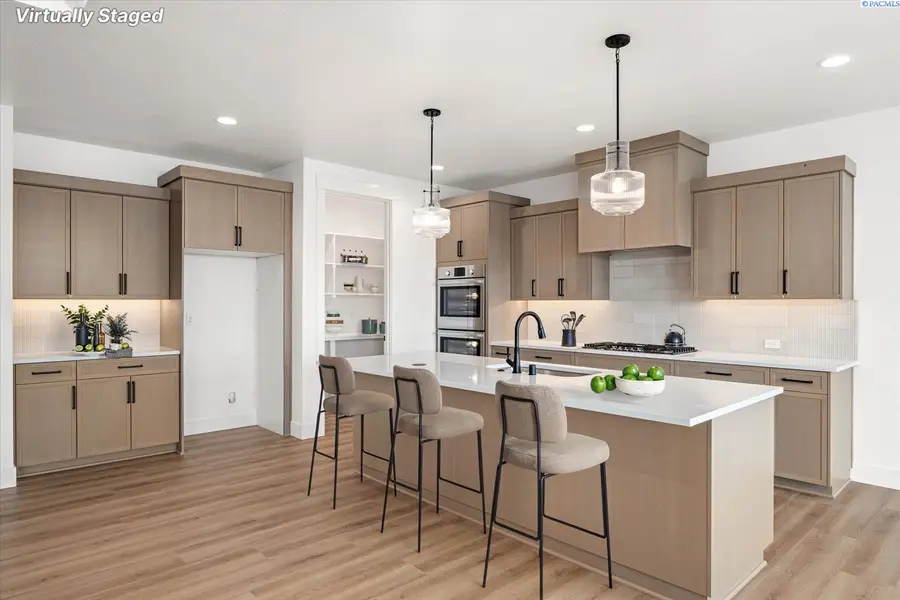 2385 Waterhill Ave., Richland, WA 99352 - #2