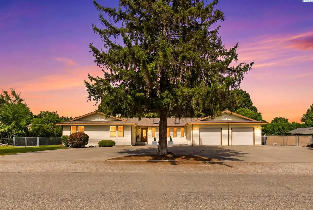 1100 S Roosevelt, Kennewick, WA 99338 - #1