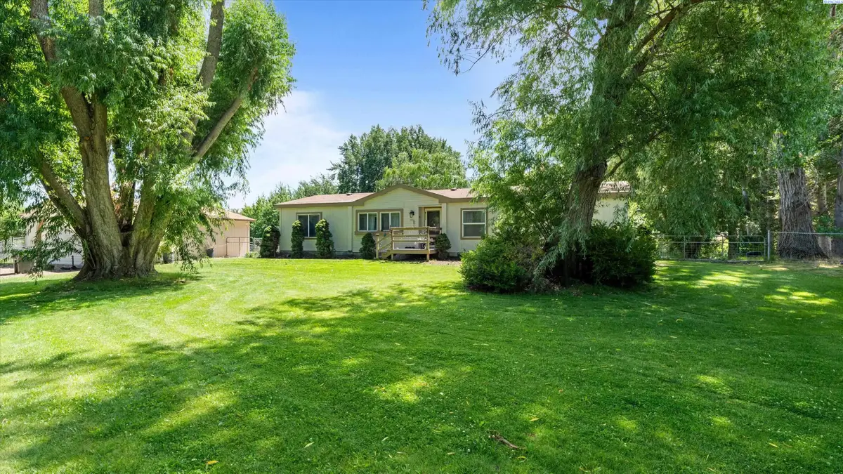 1011 Babs Ave, Benton City, WA 99320 - #1