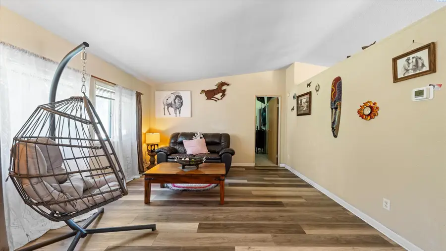1011 Babs Ave, Benton City, WA 99320 - #3