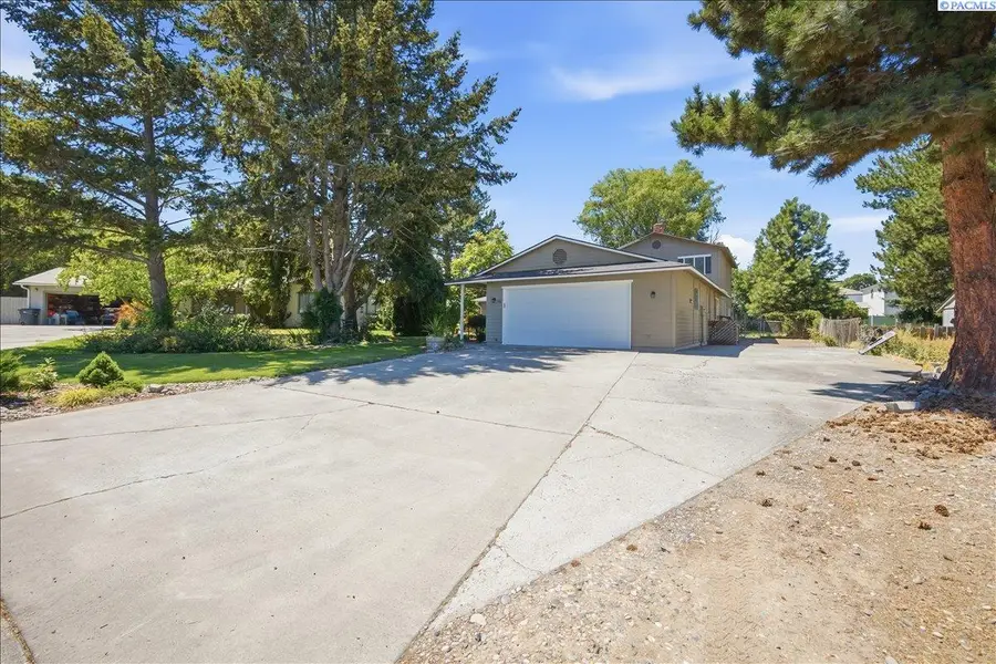 1116 S Sharron St, Kennewick, WA 99337 - #2