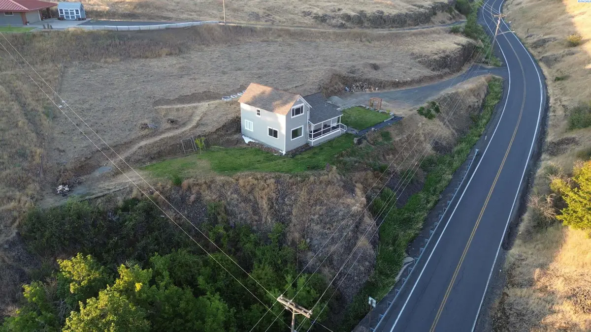 207 E Canyon St, Colfax, WA 99111 - #1