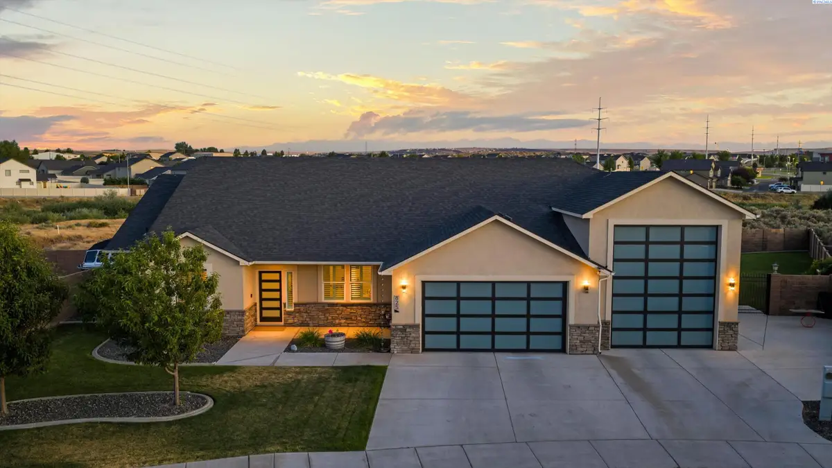 825 Meadow Dr S, Richland, WA 99352 - #1