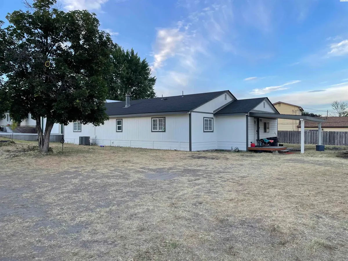 6106 Desert View, West Richland, WA 99353 - #1