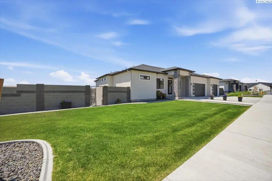 5917 W 28th, Kennewick, WA 99338 - #2