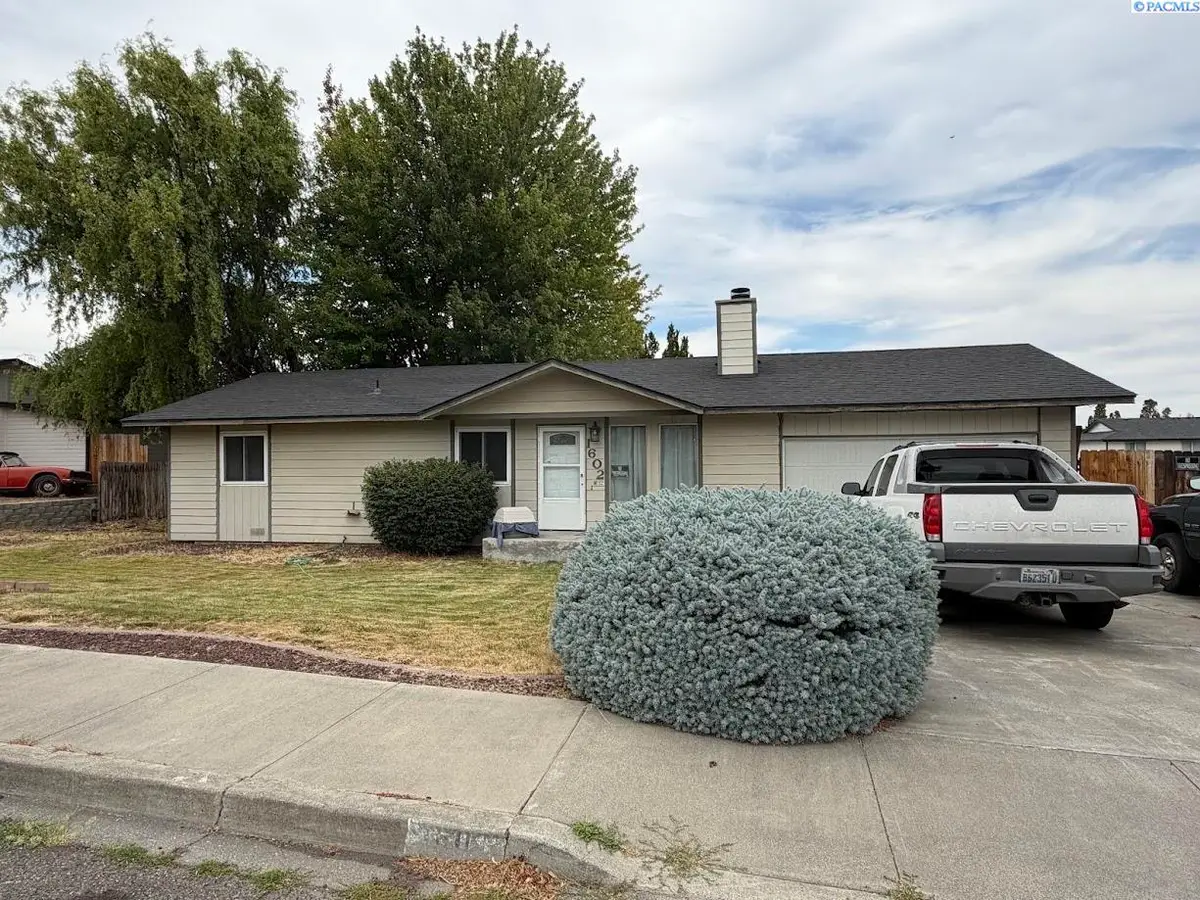 1602 W 15th Ave, Kennewick, WA 99337 - #1