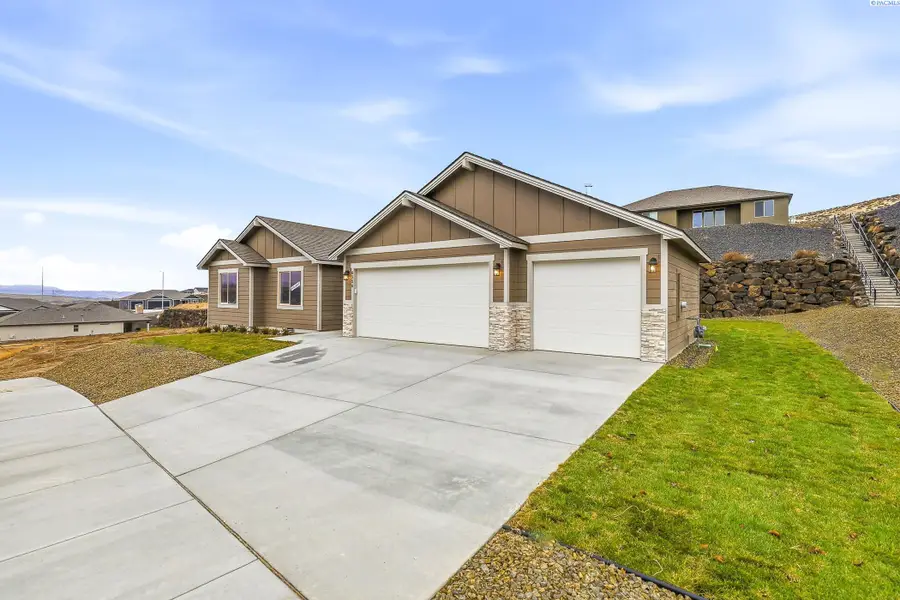 6556 W 29th Ct, Kennewick, WA 99338 - #2