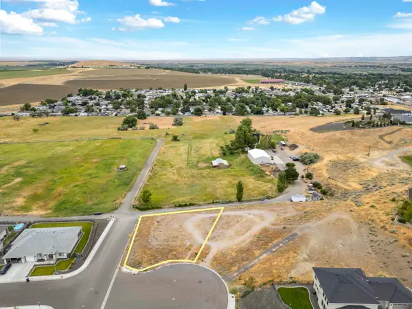 6594 Caspian Place, West Richland, WA 99353