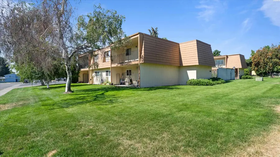 2389 Hood Ave. Apt D #D, Richland, WA 99354 - #2