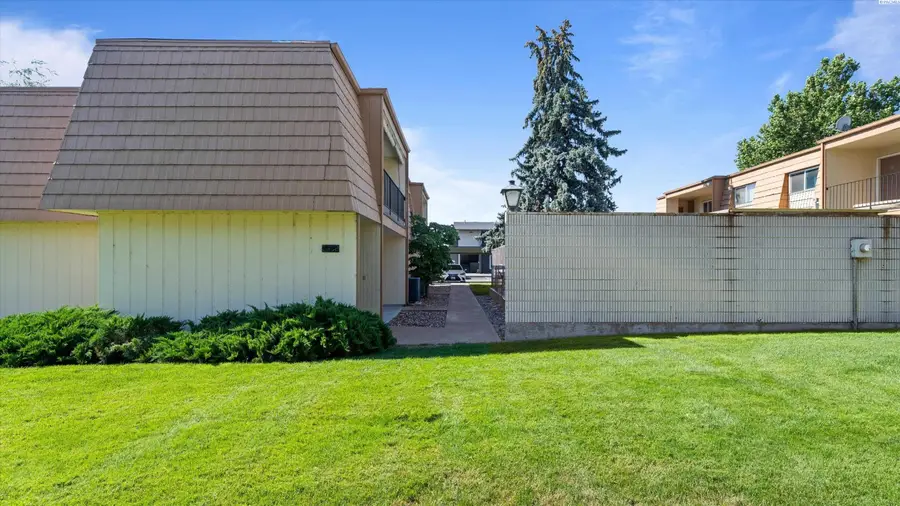 2389 Hood Ave. Apt D #D, Richland, WA 99354 - #3