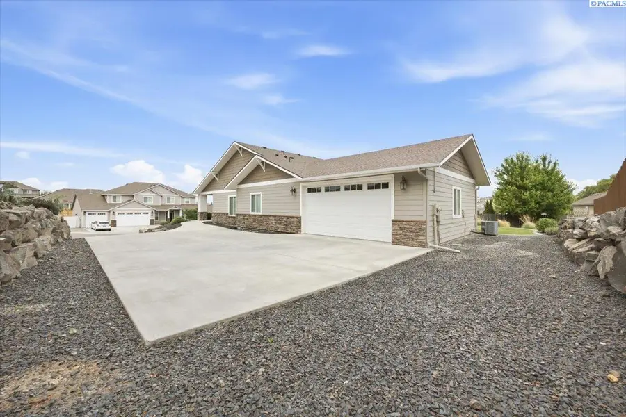 3713 S Lincoln, Kennewick, WA 99337 - #2