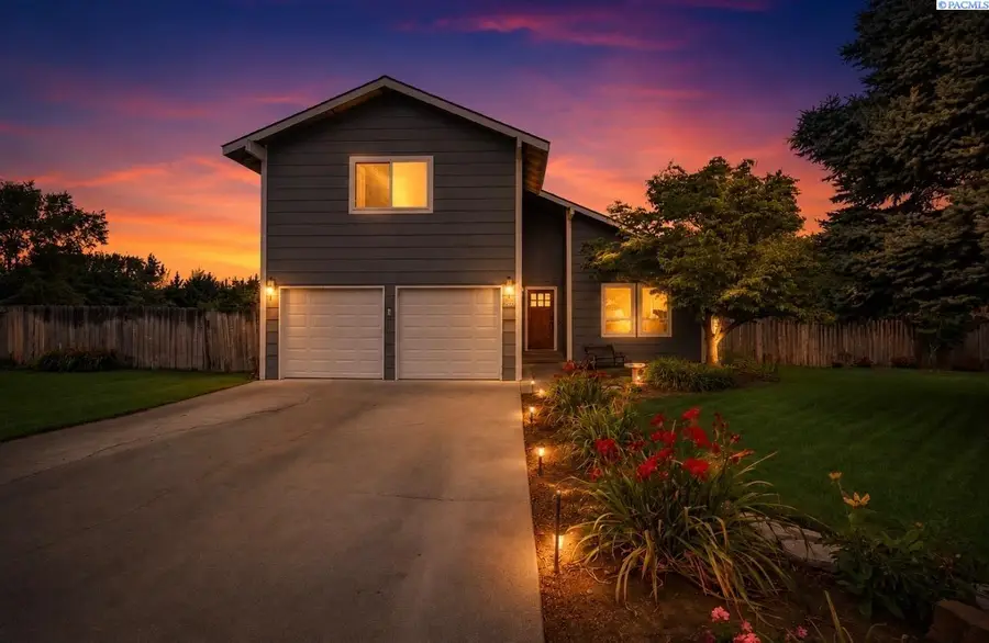 203 E 45th Pl, Kennewick, WA 99337 - #2