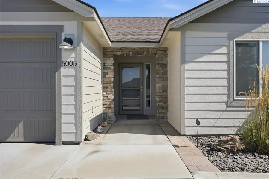 5005 Pinehurst Dr., Pasco, WA 99301 - #2