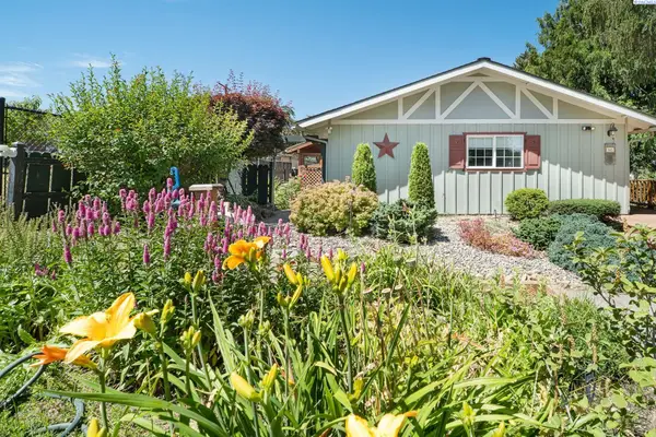 125 N Howard St, Tekoa, WA 99033