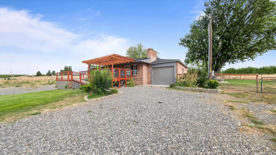 27504 W Orcutt Rd, Benton City, WA 99320 - #2
