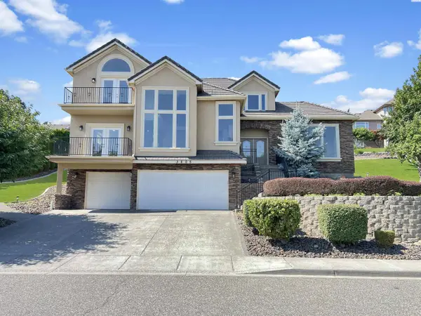 3805 W 42nd Ave, Kennewick, WA 99337