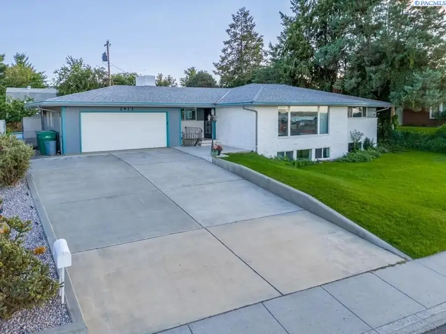 2923 W Canal Dr, Kennewick, WA 99336 - #3