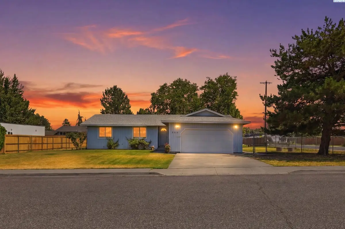 327 S Buchanan Ct, Kennewick, WA 99336 - #1