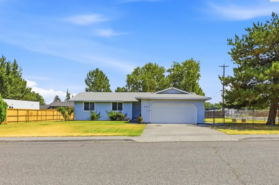 327 S Buchanan Ct, Kennewick, WA 99336 - #2