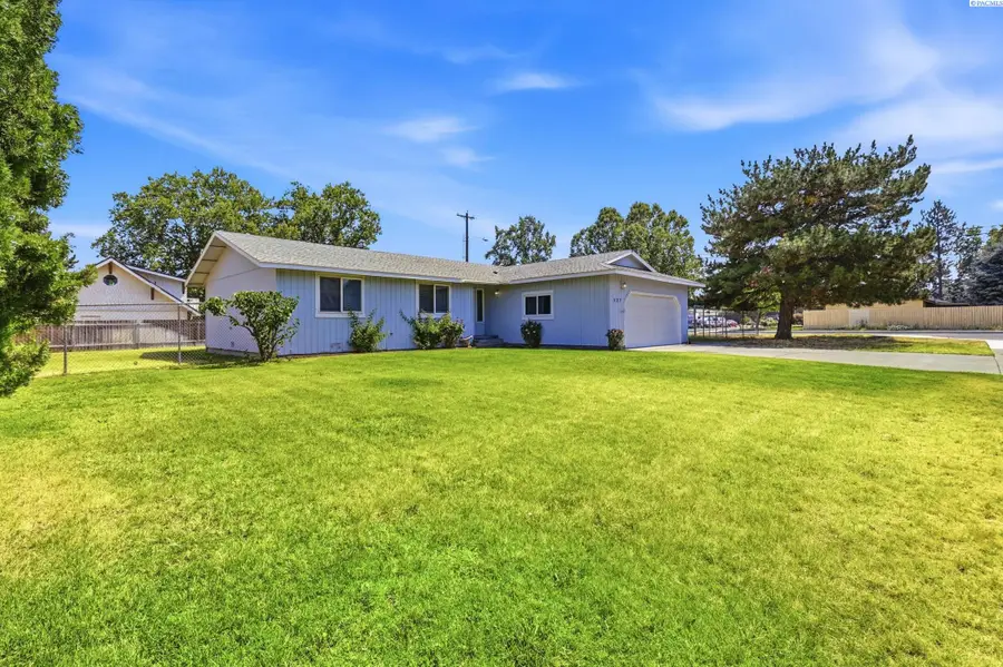 327 S Buchanan Ct, Kennewick, WA 99336 - #3