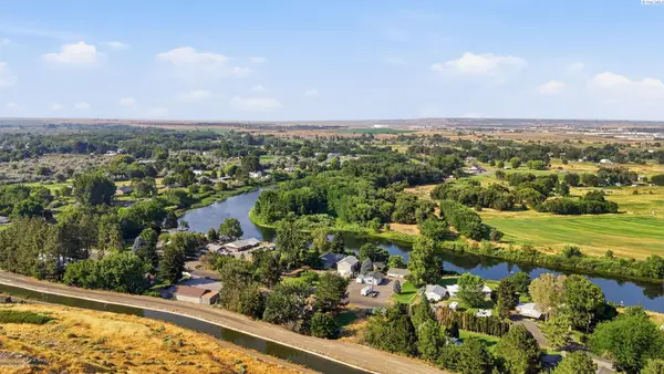 1830 N Artemis Ridge Pr Ne, West Richland, WA 99353