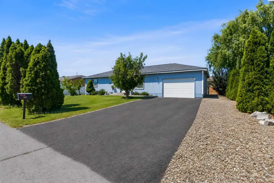 1005 Merlot St, Granger, WA 98932-9333 - #2
