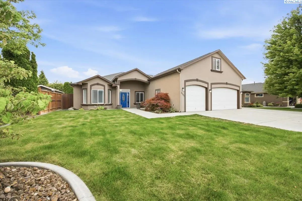 8705 W Bruneau Ave, Kennewick, WA 99336 - #1
