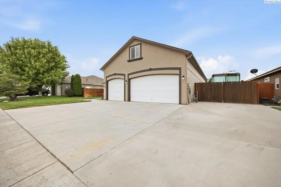 8705 W Bruneau Ave, Kennewick, WA 99336 - #2