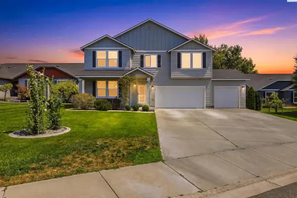 2144 Crab Apple Circle, West Richland, WA 99352