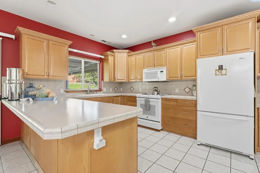 144 Bear Dr, Richland, WA 99352 - #3