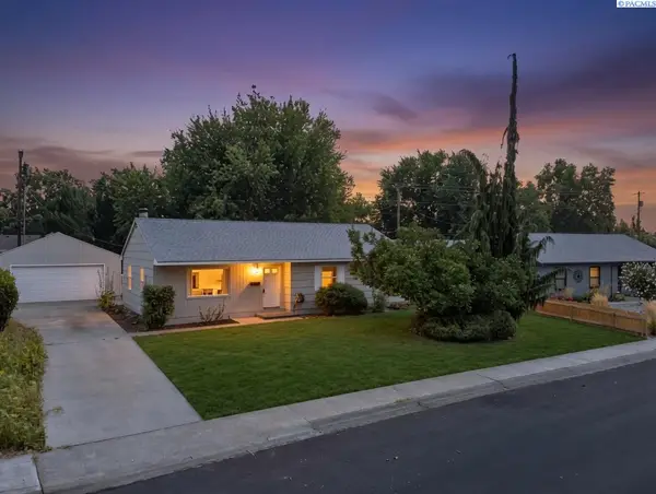 704 Cedar Ave, Richland, WA 99352
