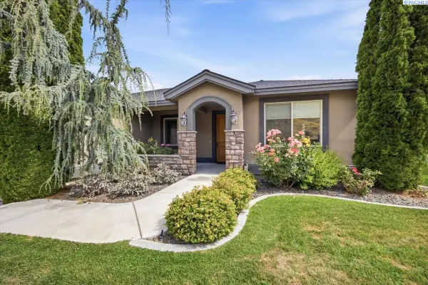 1929 Gala Way, Richland, WA 99352