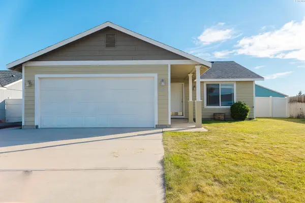 4518 Kubota Ln, Pasco, WA 99301