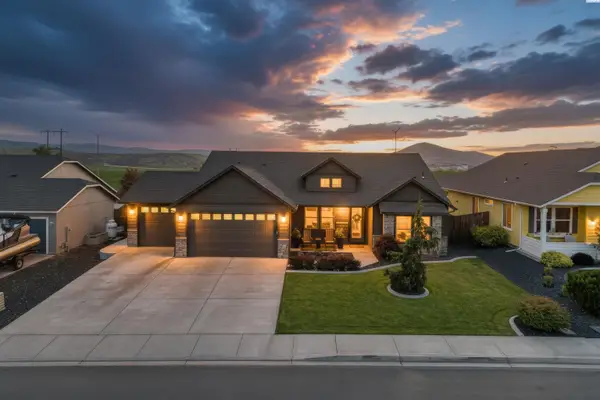6151 Teak Lane, West Richland, WA 99353
