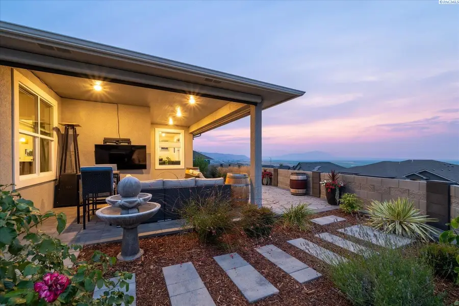 6747 Collins Rd, West Richland, WA 99353-8339 - #2