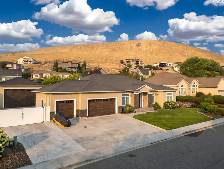5701 Kenra Lp, West Richland, WA 99353 - #3