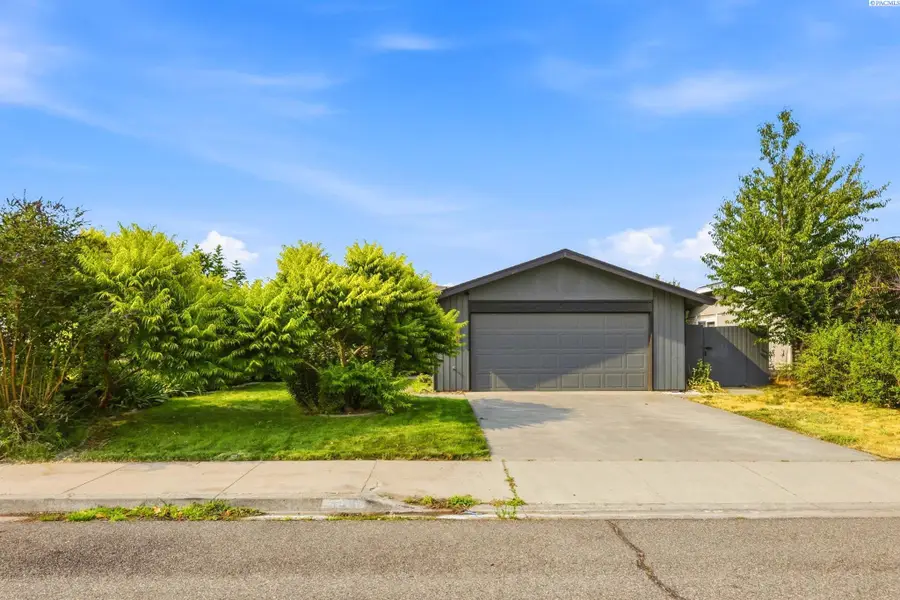 106 W 23rd Pl, Kennewick, WA 99337 - #2