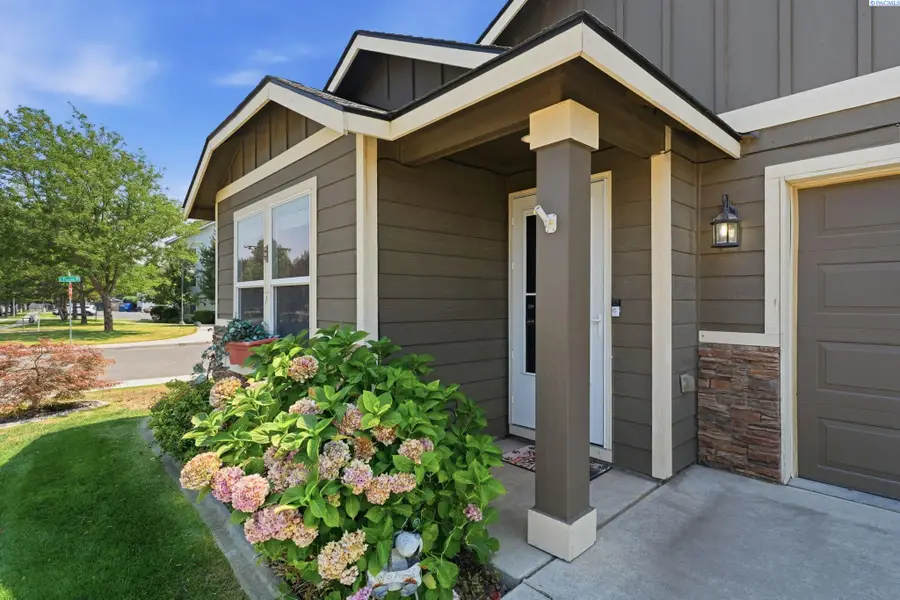 8003 W 5th St, Kennewick, WA 99336 - #3