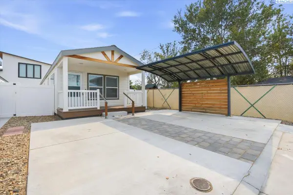 1119 N Harrison Pl, Kennewick, WA 99336