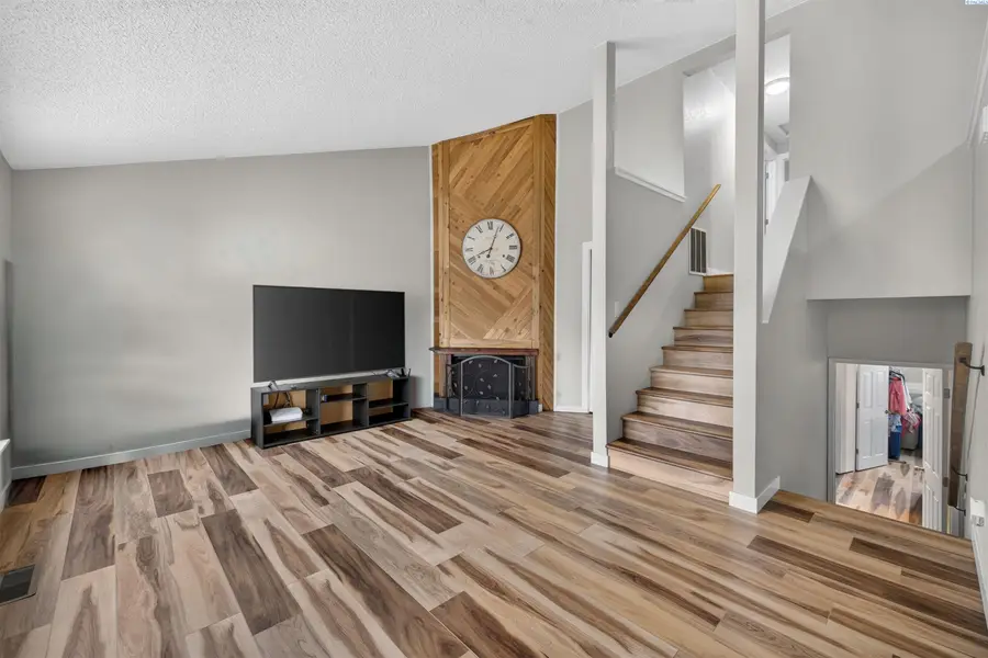 717 S Fir St, Kennewick, WA 99336 - #2