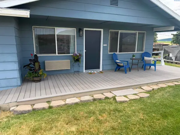 1114 Horne Dr, Benton City, WA 99320