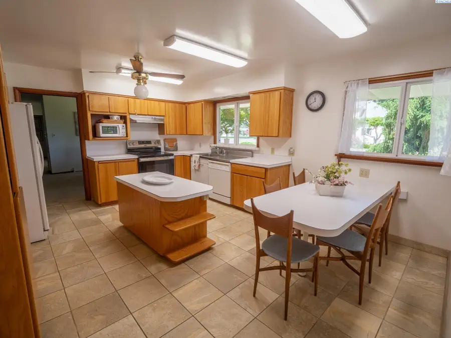 1021 Prosser Ave, Prosser, WA 99350-0000 - #2