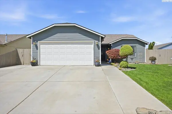 5004 Arthur Ln, Pasco, WA 99301