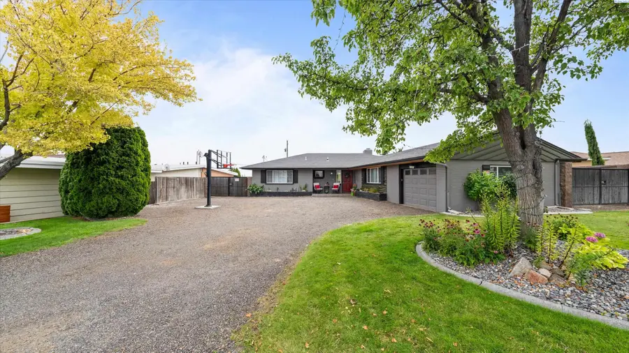 428 N Underwood St, Kennewick, WA 99336 - #2