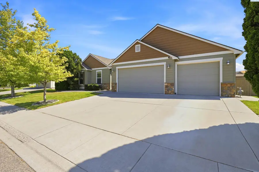 5807 W 15th Ave, Kennewick, WA 99338 - #2