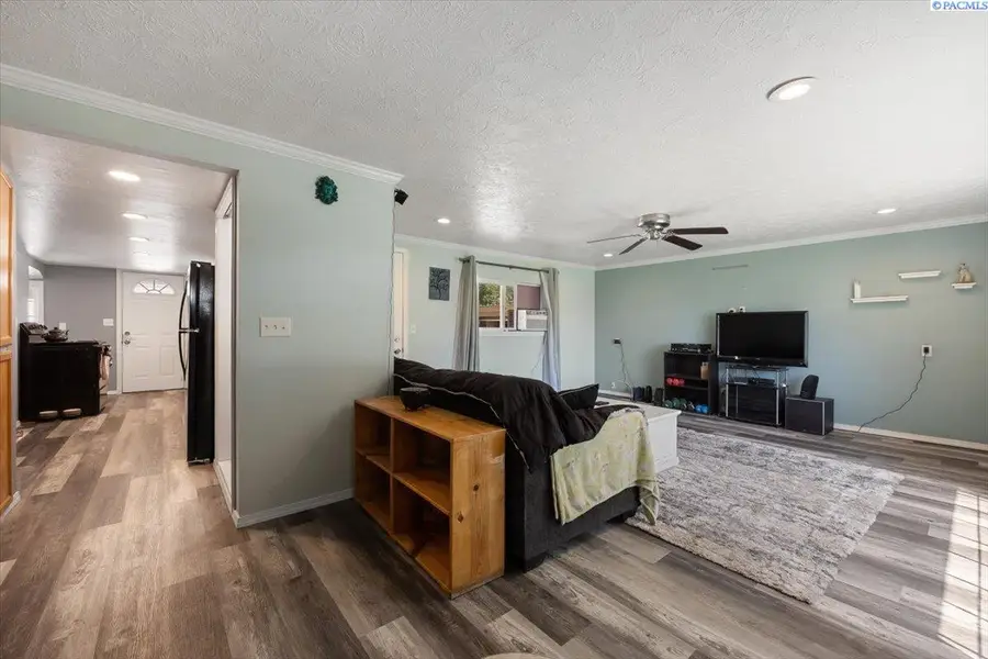 1203 E 27th Ave., Kennewick, WA 99337 - #2