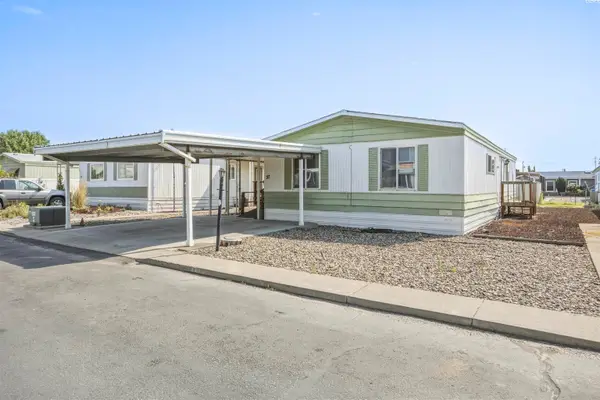 325 S 5th Street #37, Sunnyside, WA 98944