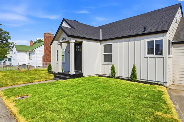 205 E 1st Place, Kennewick, WA 99336