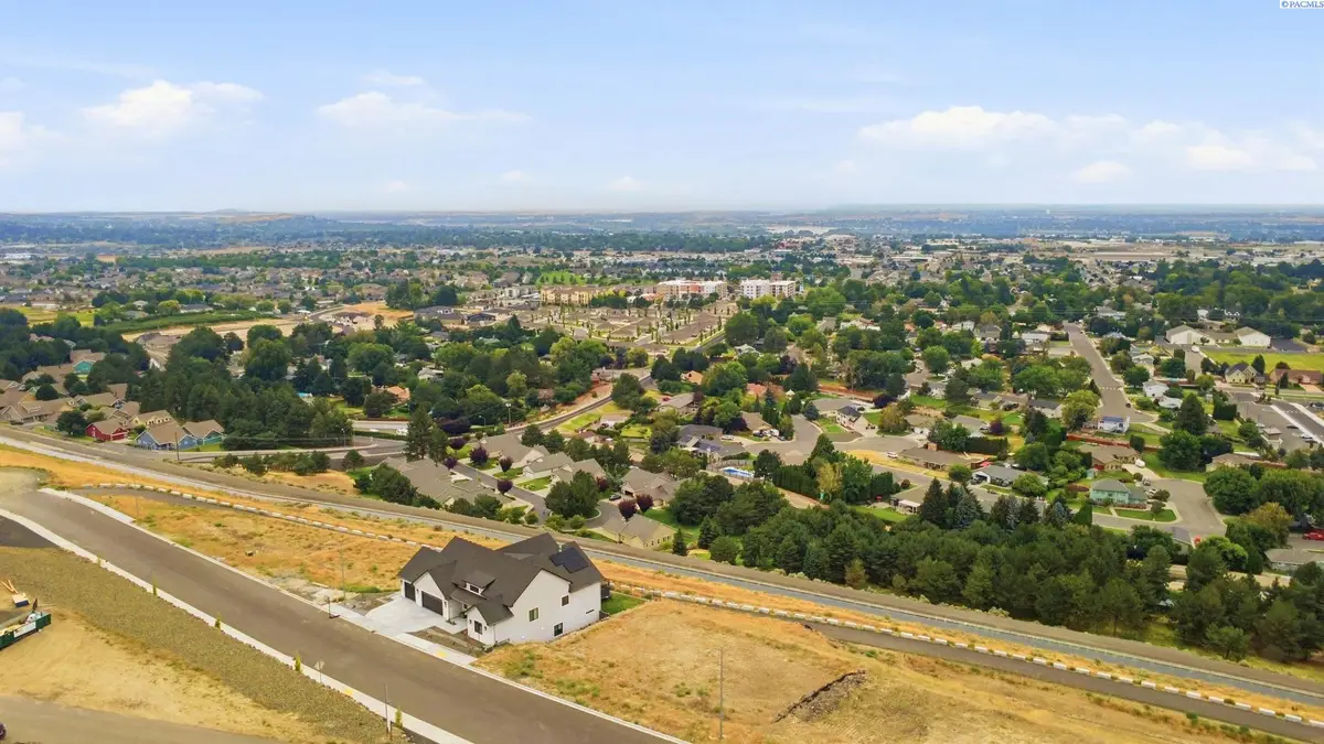 7298 W 20th Ave, Kennewick, WA 99338 - #1